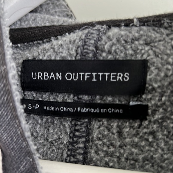 Cropped layered zip up hoodie - Picture 3 of 4